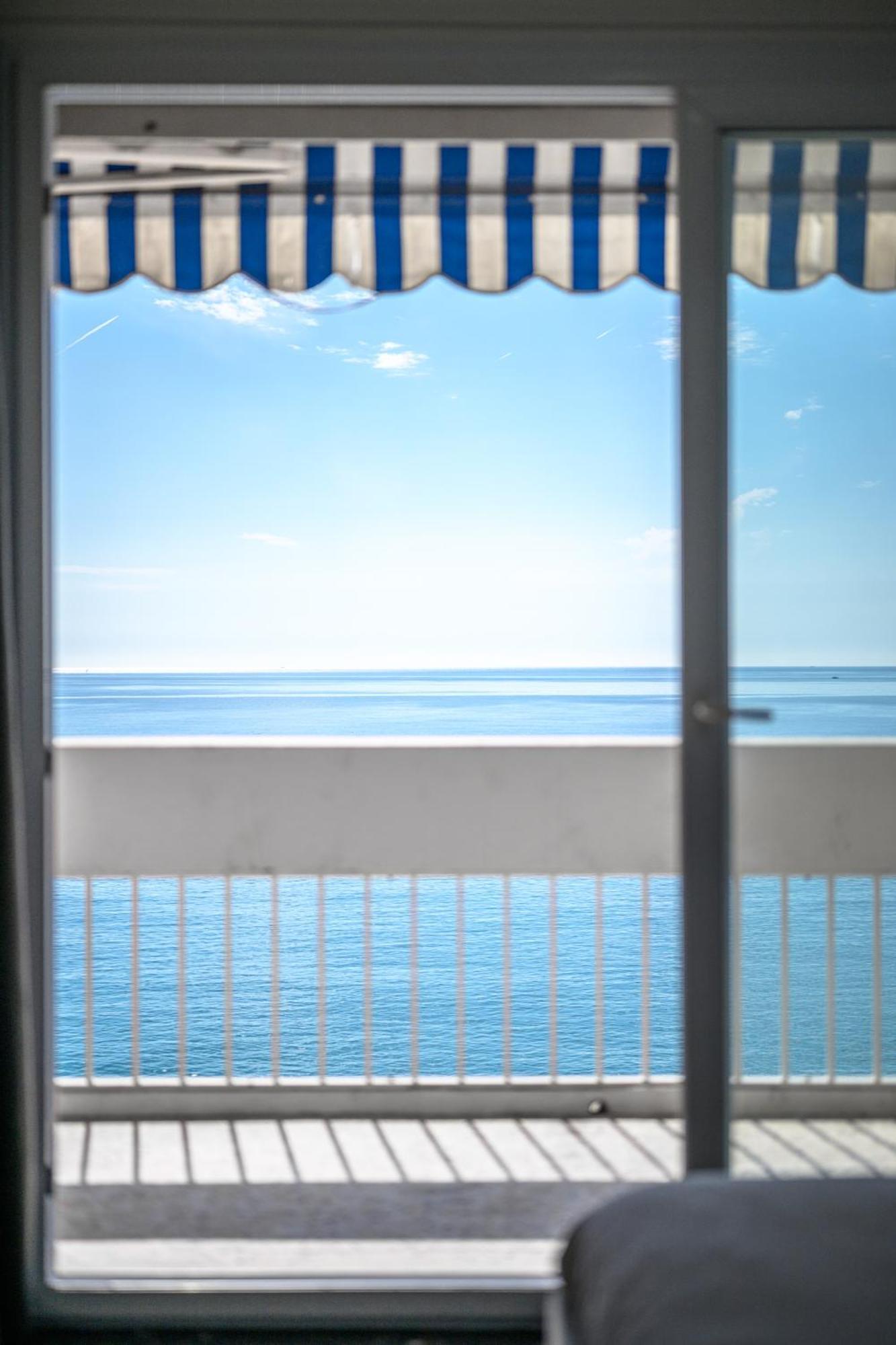Le Panorama -Vue Exceptionnelle - Dernier Etage - Front De Mer マントン エクステリア 写真